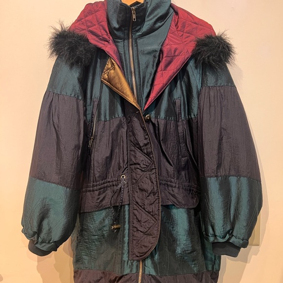 Atlantic Highlands Hooded Iridescent Insulated Parka Winter Coat, Size Medium - Picture 5 of 12